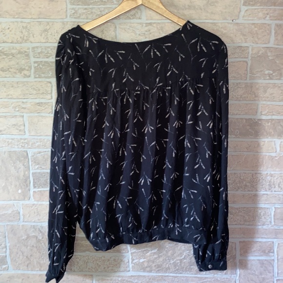 ✅Universal Thread wrap front blouse - Picture 6 of 7